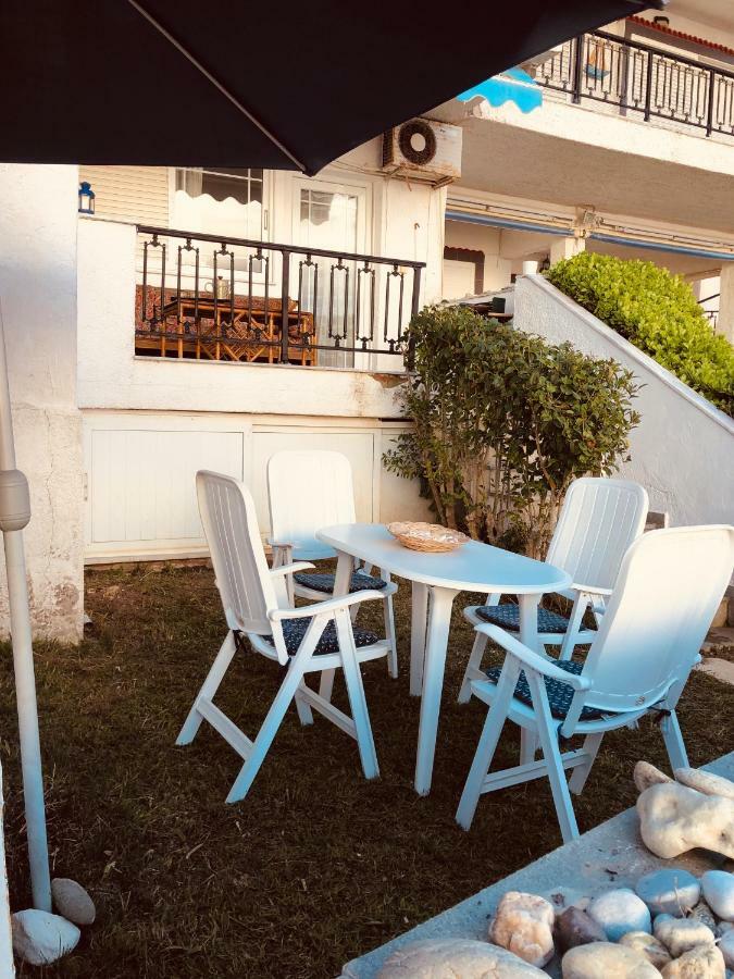 Seafront Maisonette in Fourka Exterior foto
