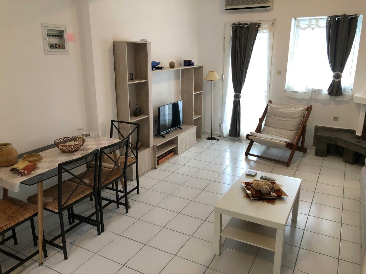 Seafront Maisonette in Fourka Exterior foto