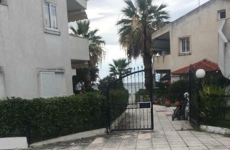 Seafront Maisonette in Fourka Exterior foto