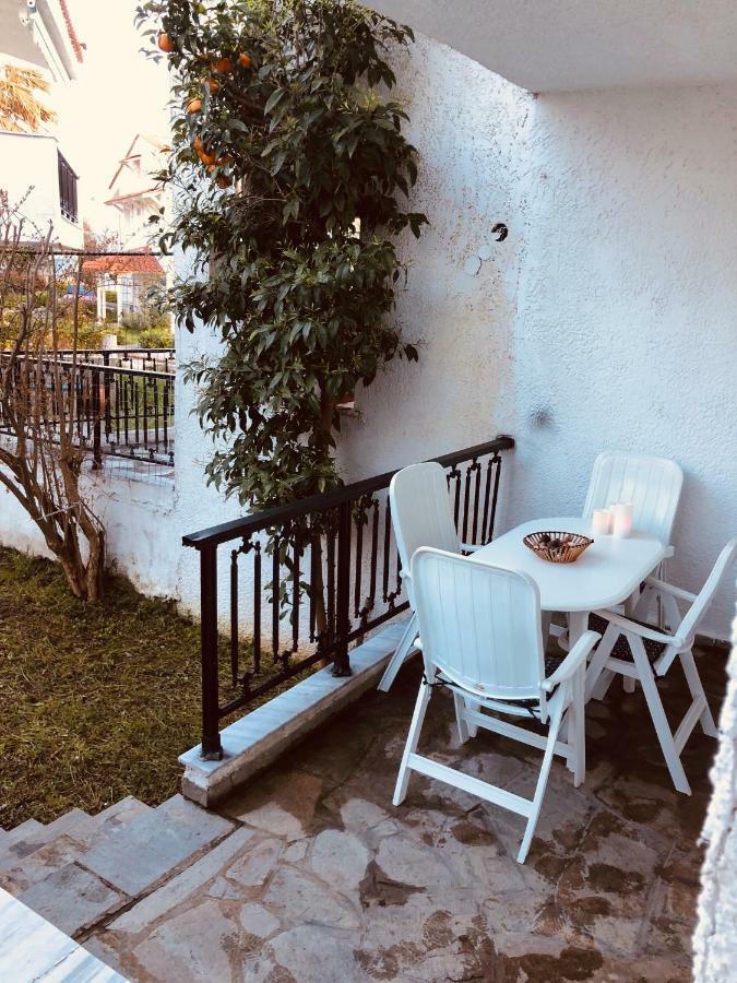 Seafront Maisonette in Fourka Exterior foto