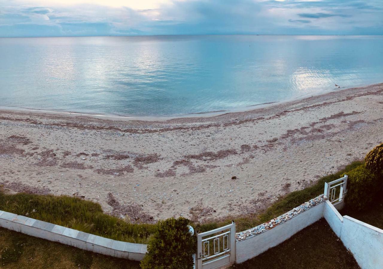 Seafront Maisonette in Fourka Exterior foto