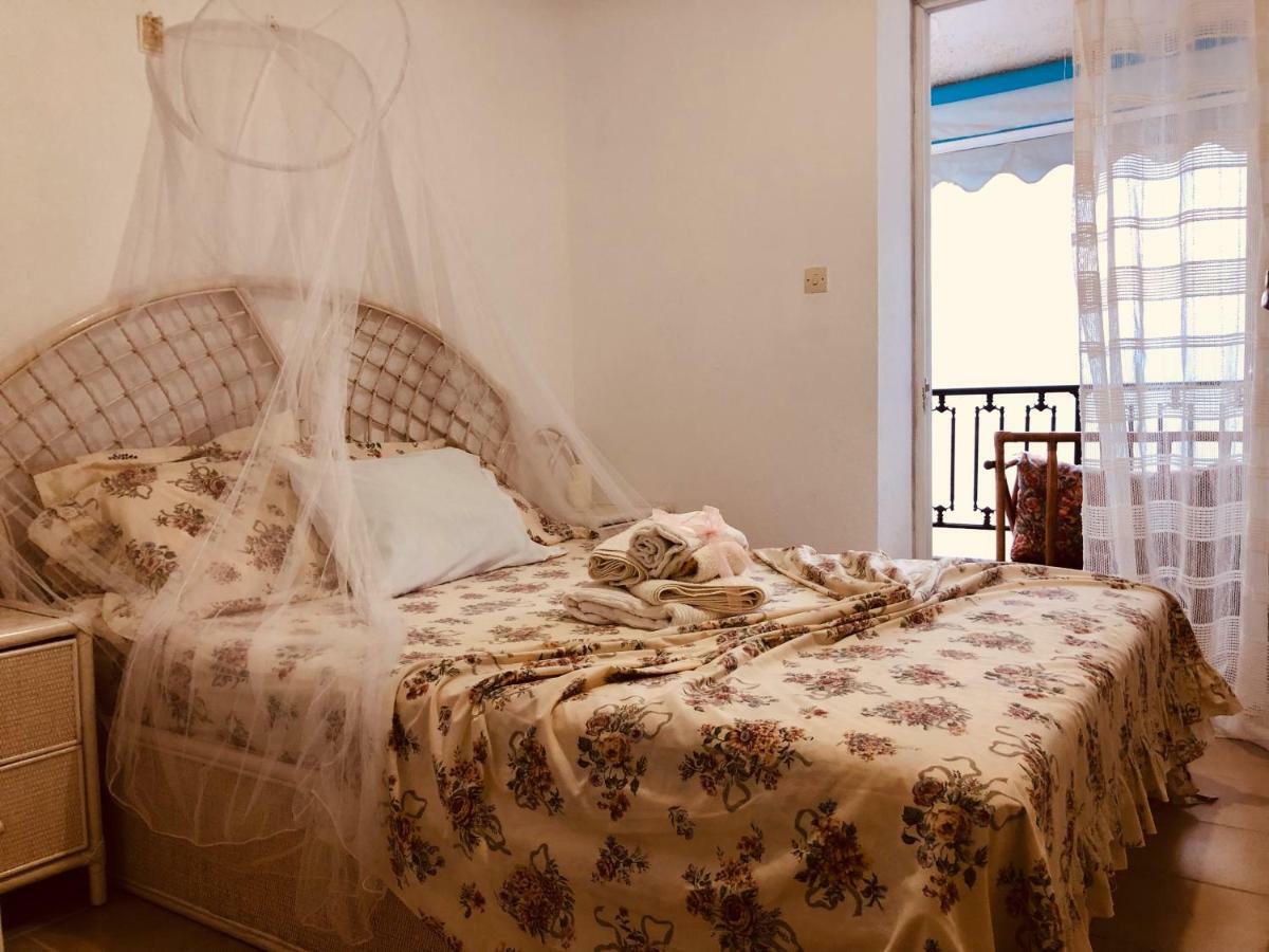 Seafront Maisonette in Fourka Exterior foto