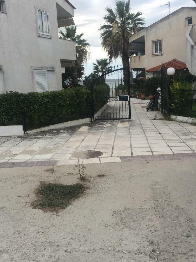 Seafront Maisonette in Fourka Exterior foto